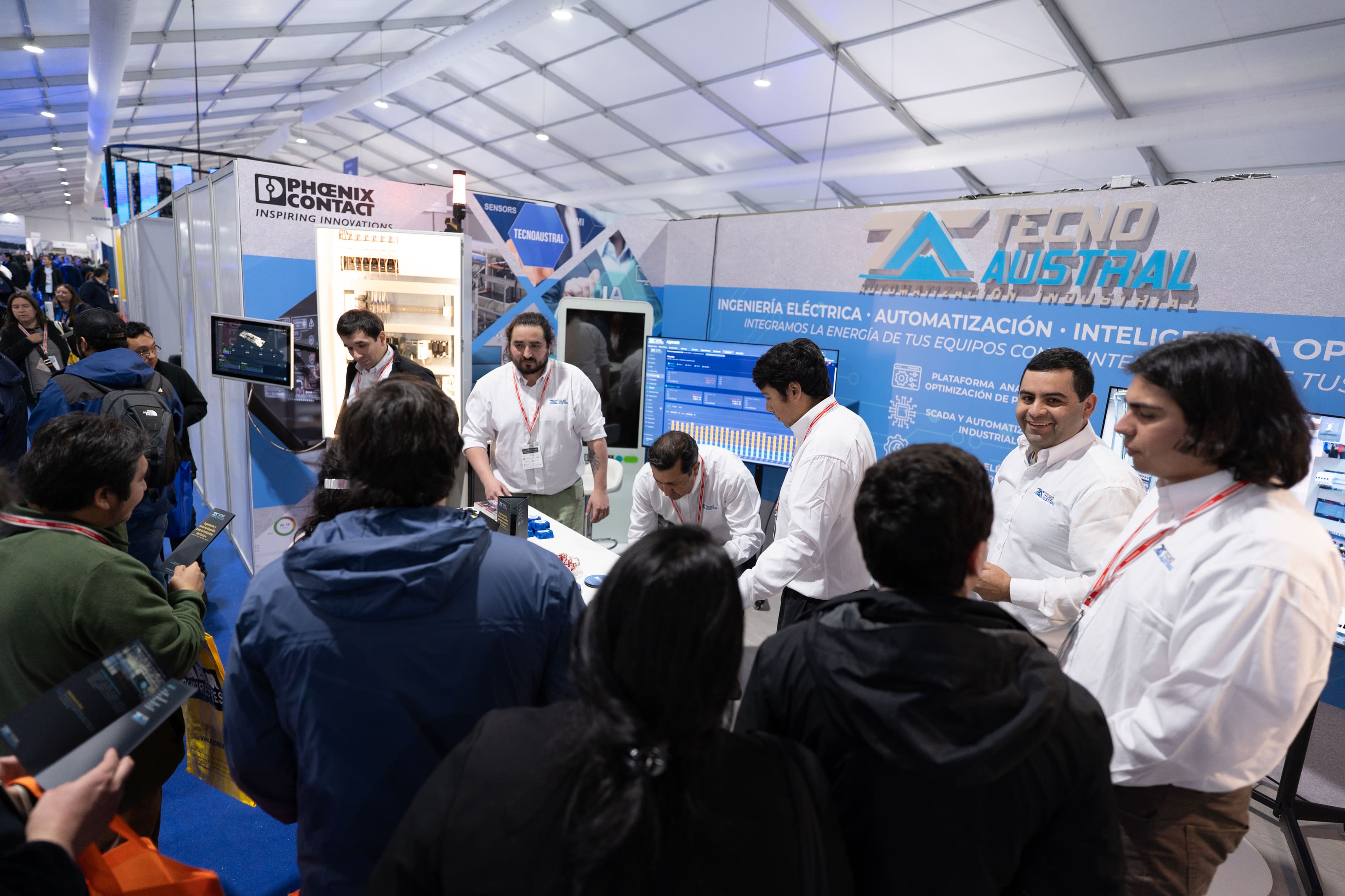 Tecnoaustral booth full of visitors at AquaSur 2026