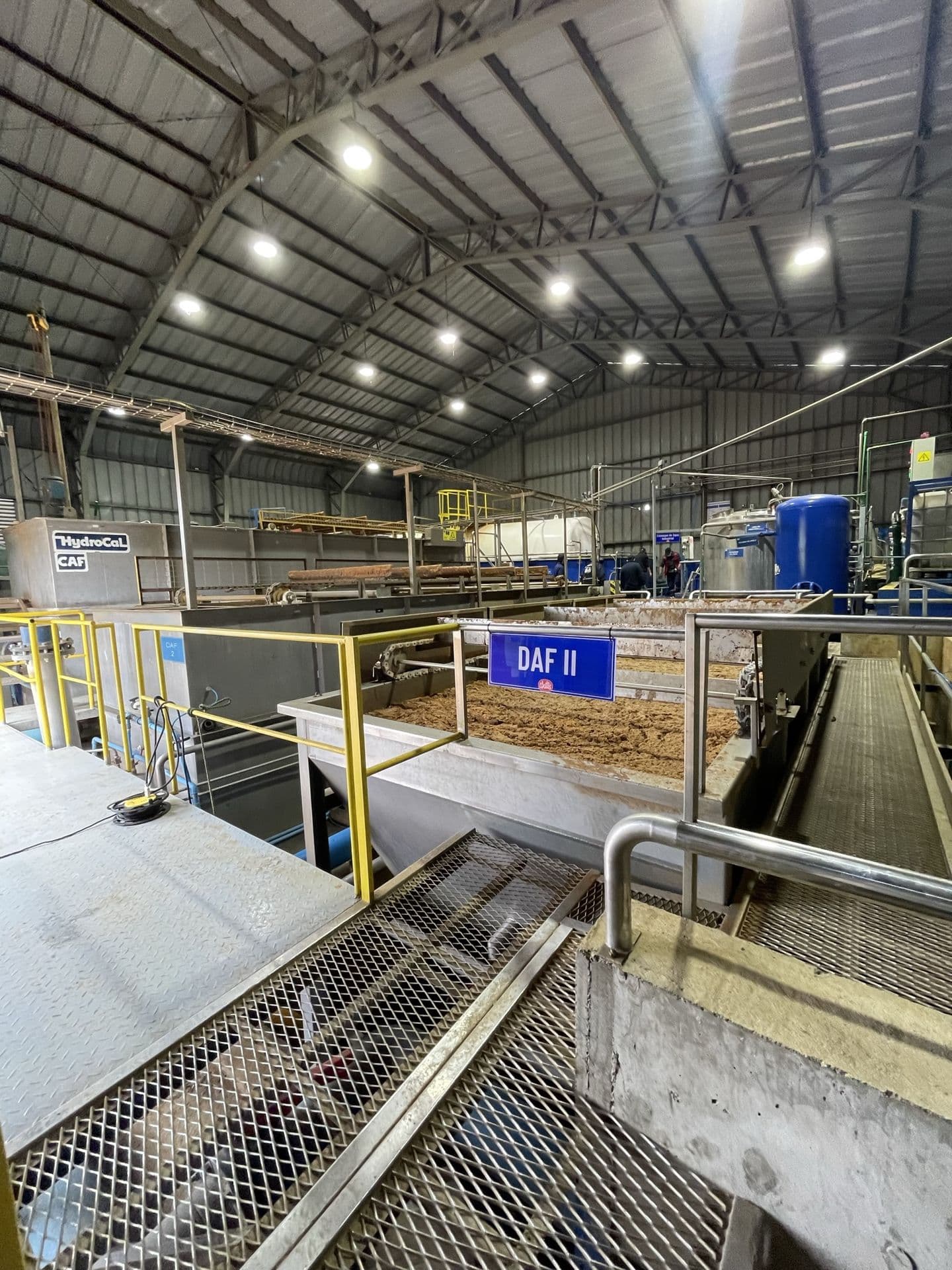 Planta de tratamiento DAF con sistemas de control automatizados